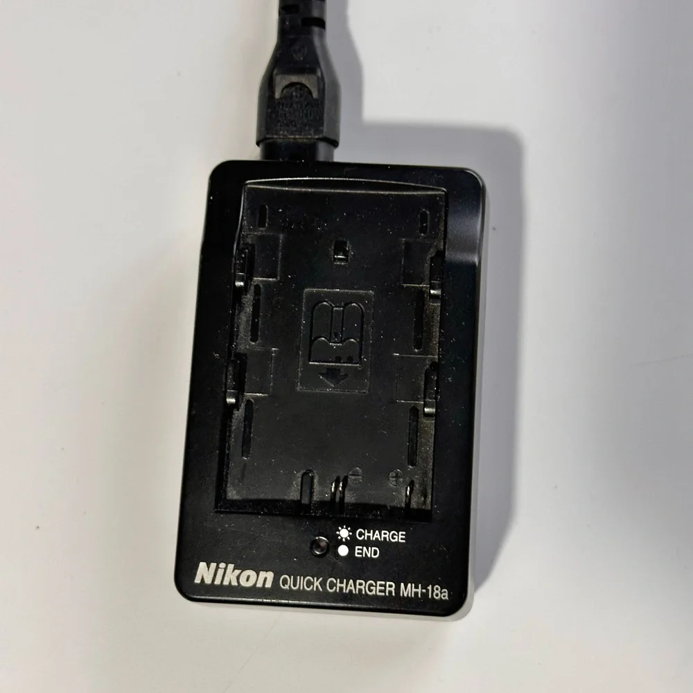 Nikon Quick Charger with Li-ion Battery Pack - Gray